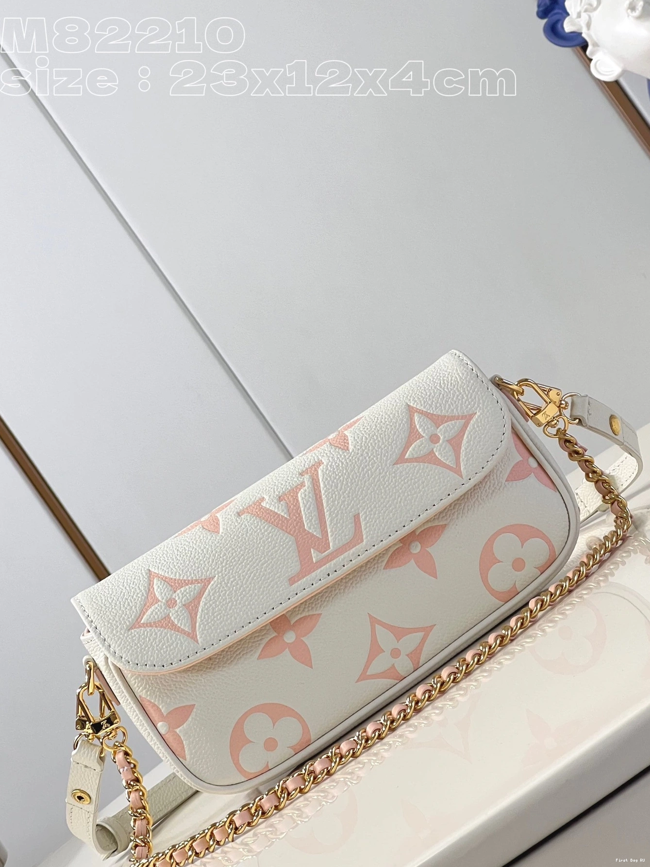 Firstbag Chain Ivy-23.5*12*4.3cm VUITTON Wallet LOUIS on 0710